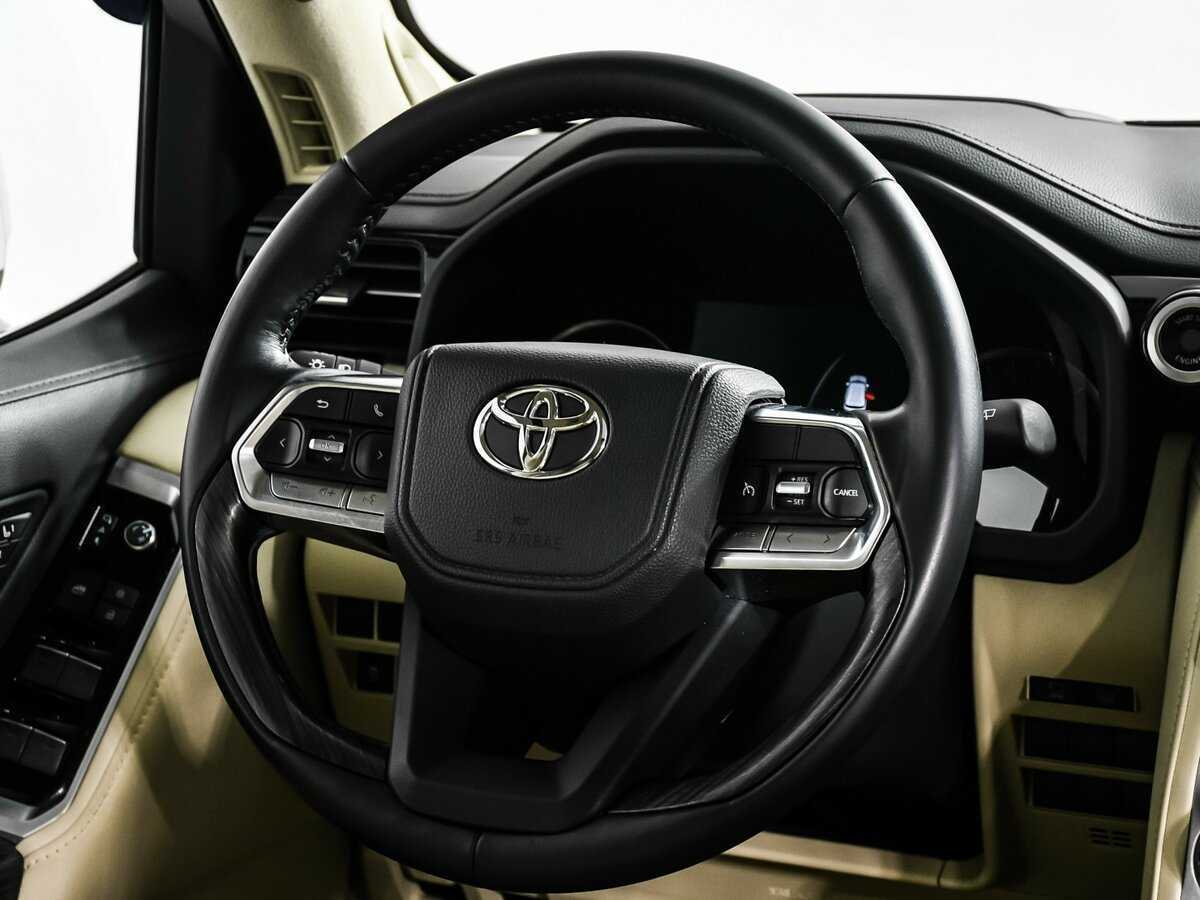 Купить Toyota Land Cruiser с пробегом. Фото: #11