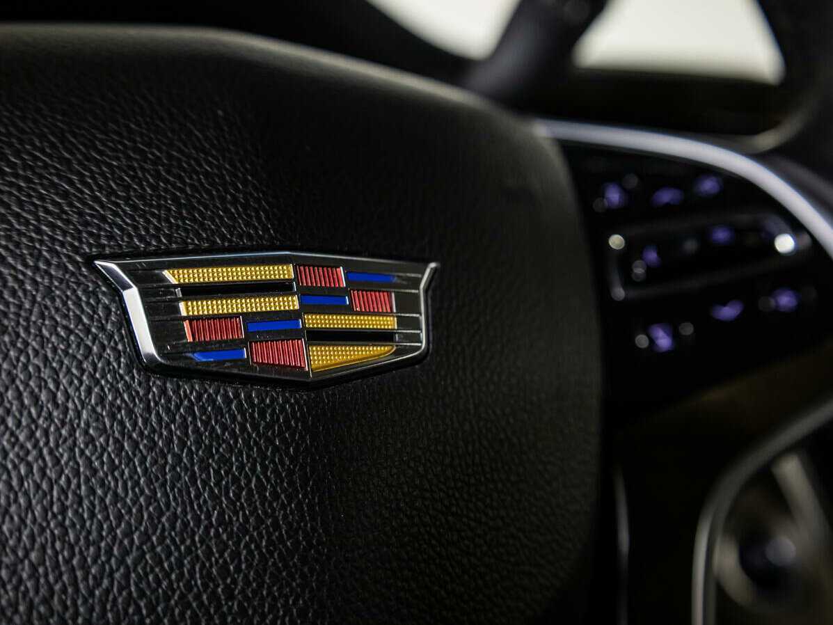 Купить Cadillac Escalade с пробегом. Фото: #26