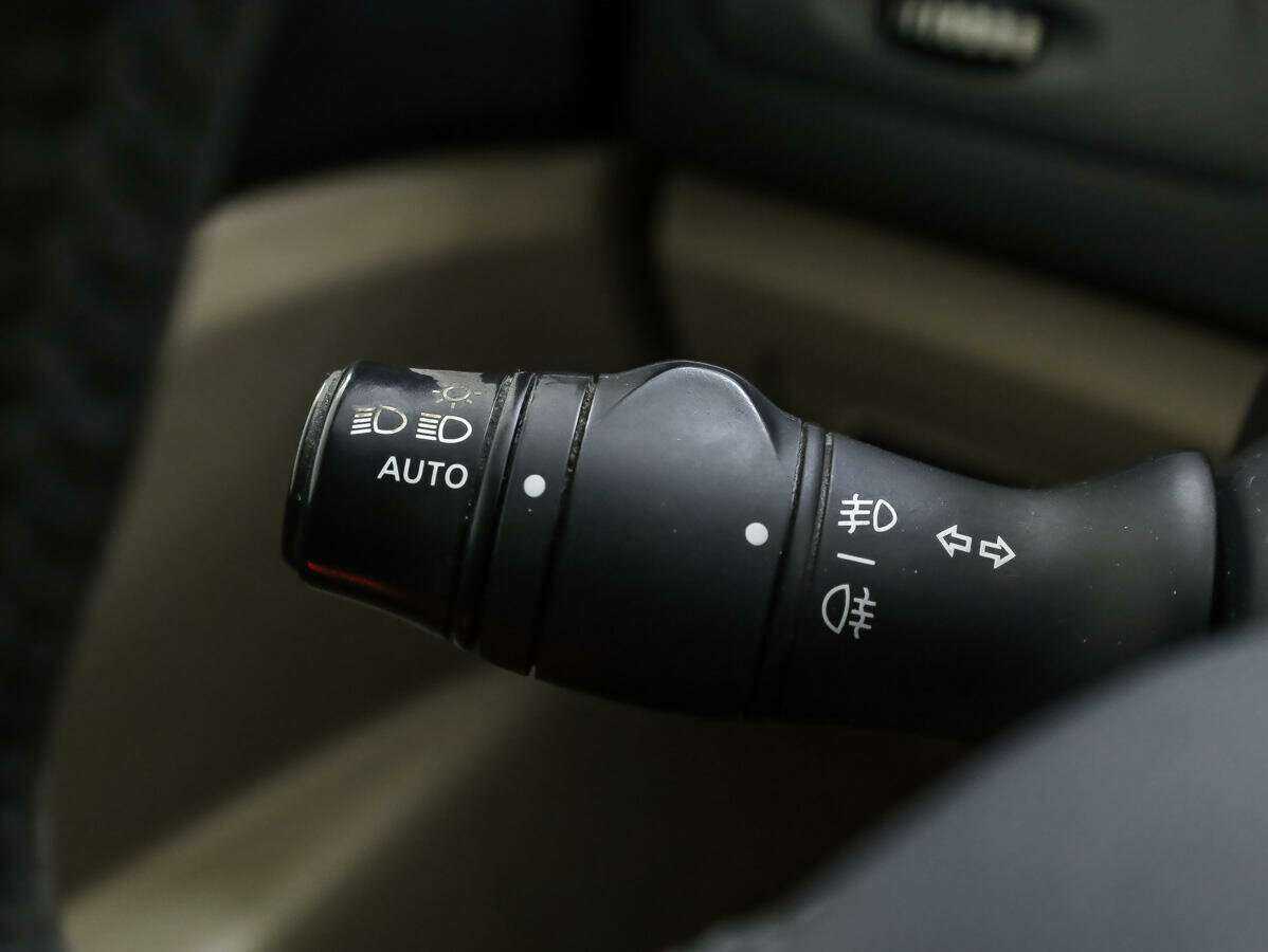 Купить Renault Latitude с пробегом. Фото: #14