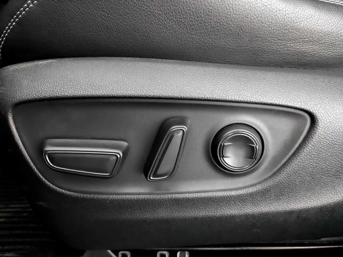 Купить Toyota RAV4 с пробегом. Фото: #16