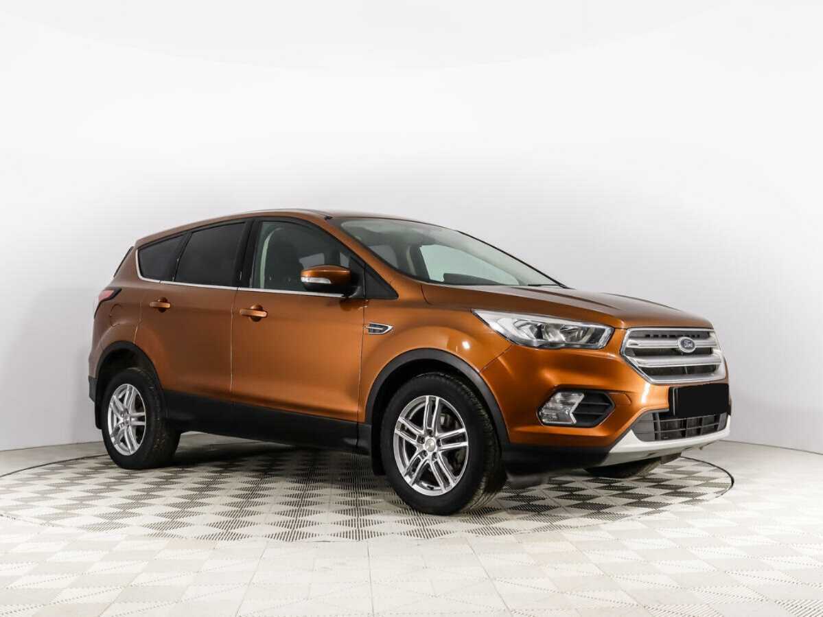 Купить Ford Kuga с пробегом. Фото: #2