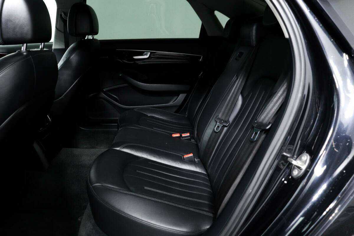 Купить Audi A8 с пробегом. Фото: #11
