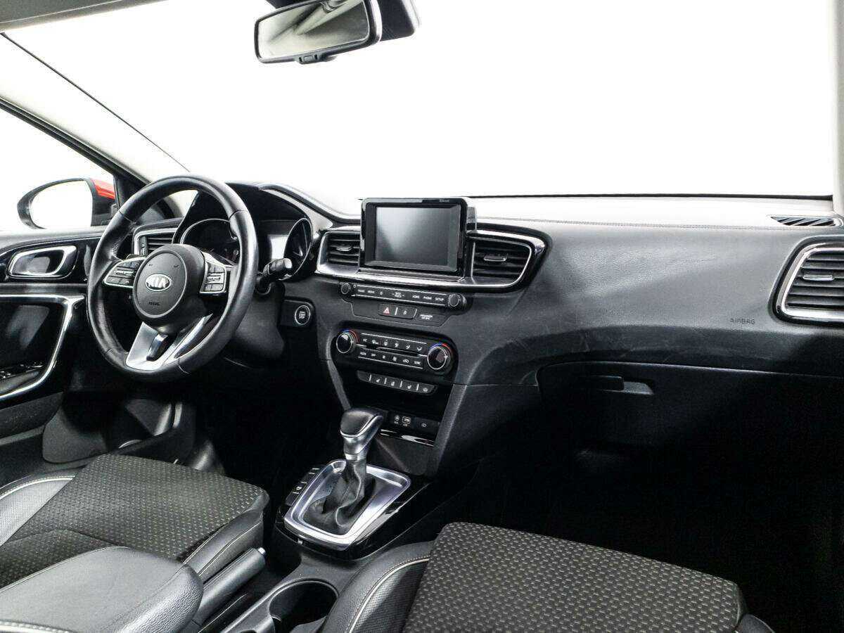 Купить Kia Ceed с пробегом. Фото: #8