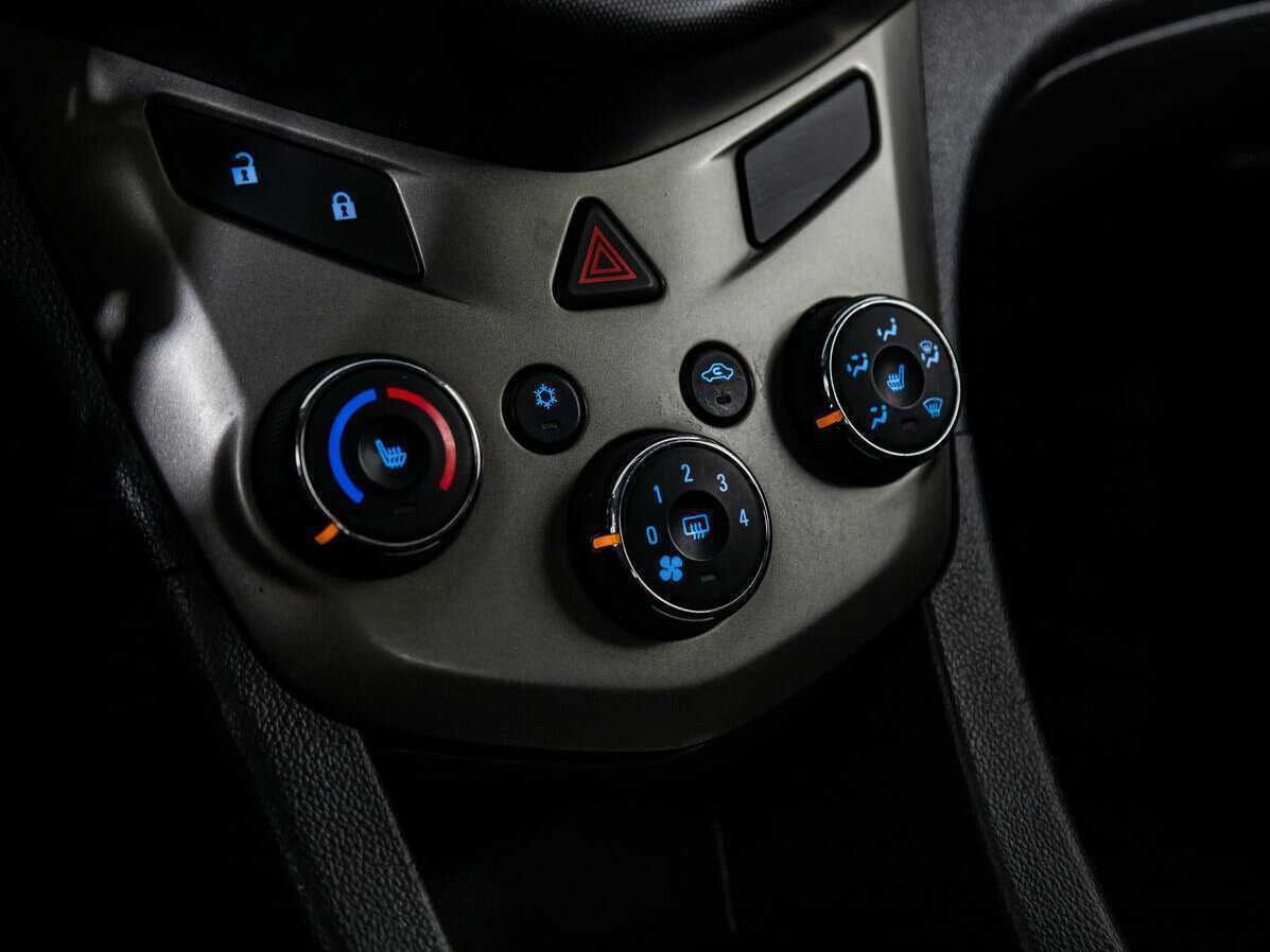 Купить Chevrolet Aveo с пробегом. Фото: #14