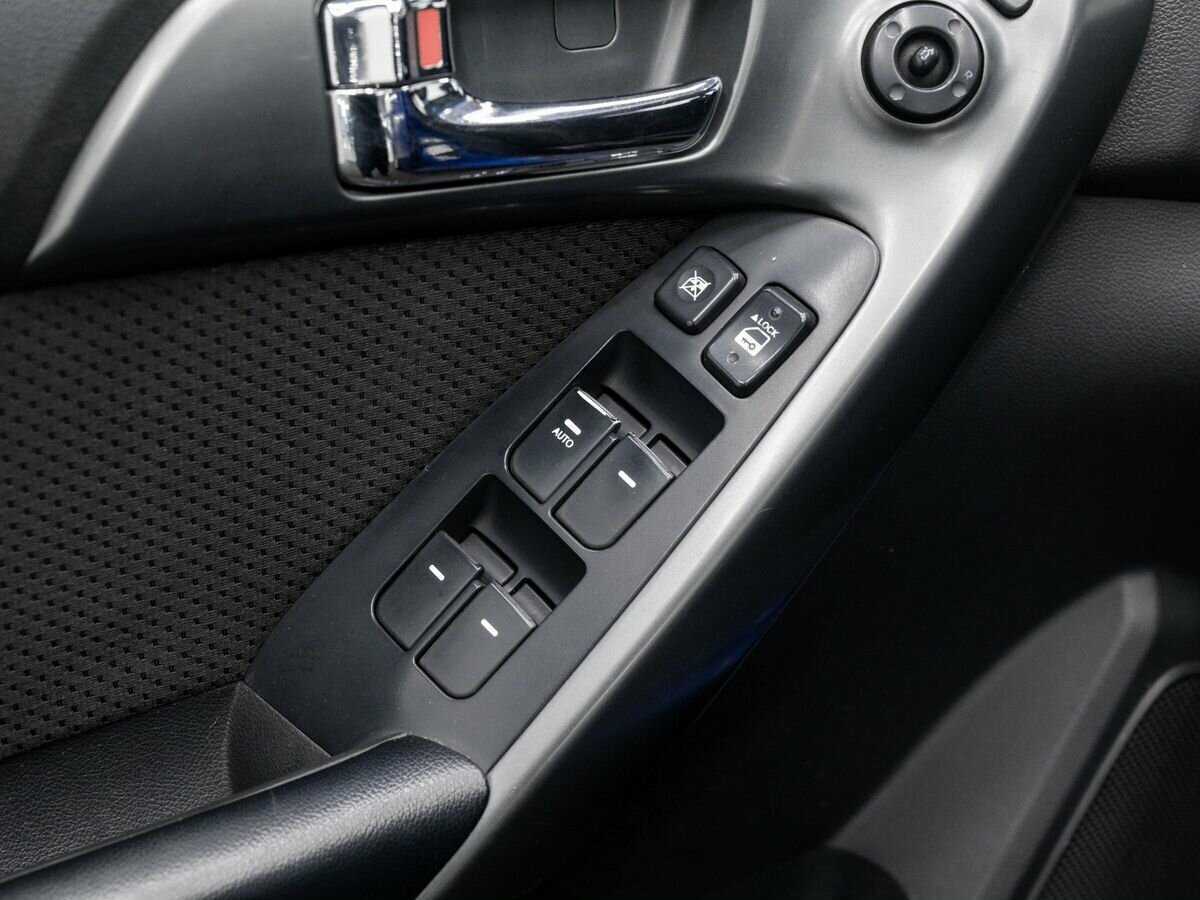 Купить Kia Cerato с пробегом. Фото: #14