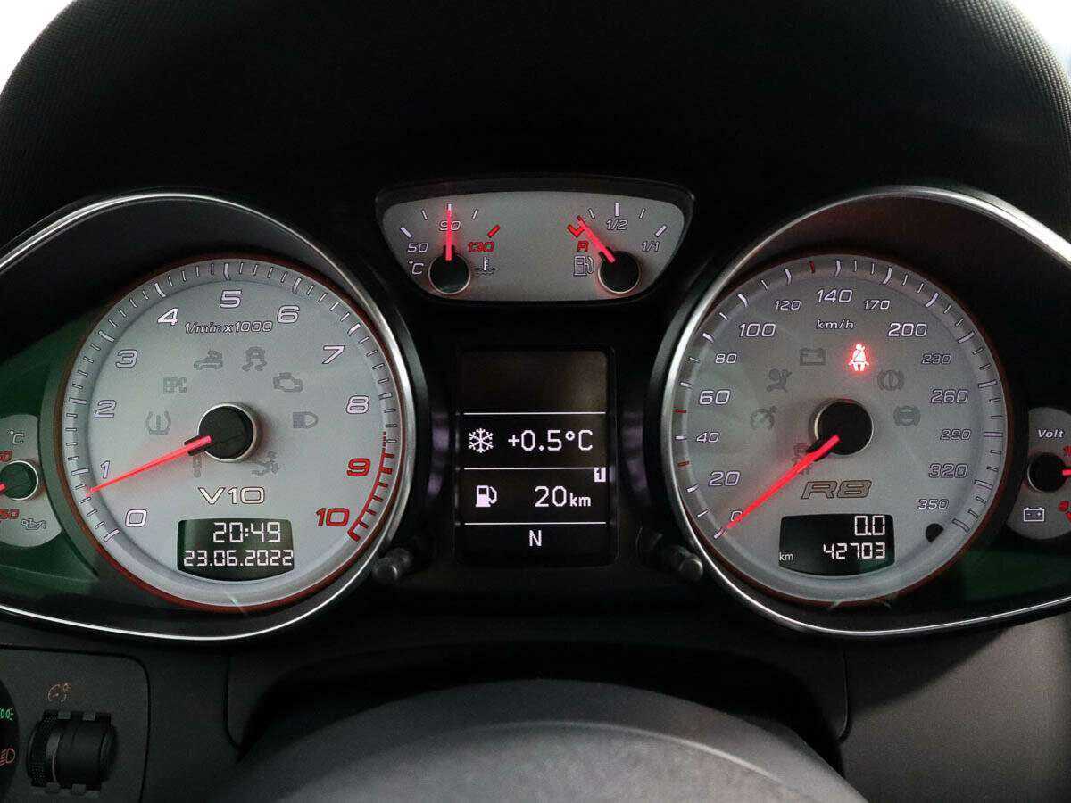 Купить Audi R8 с пробегом. Фото: #7