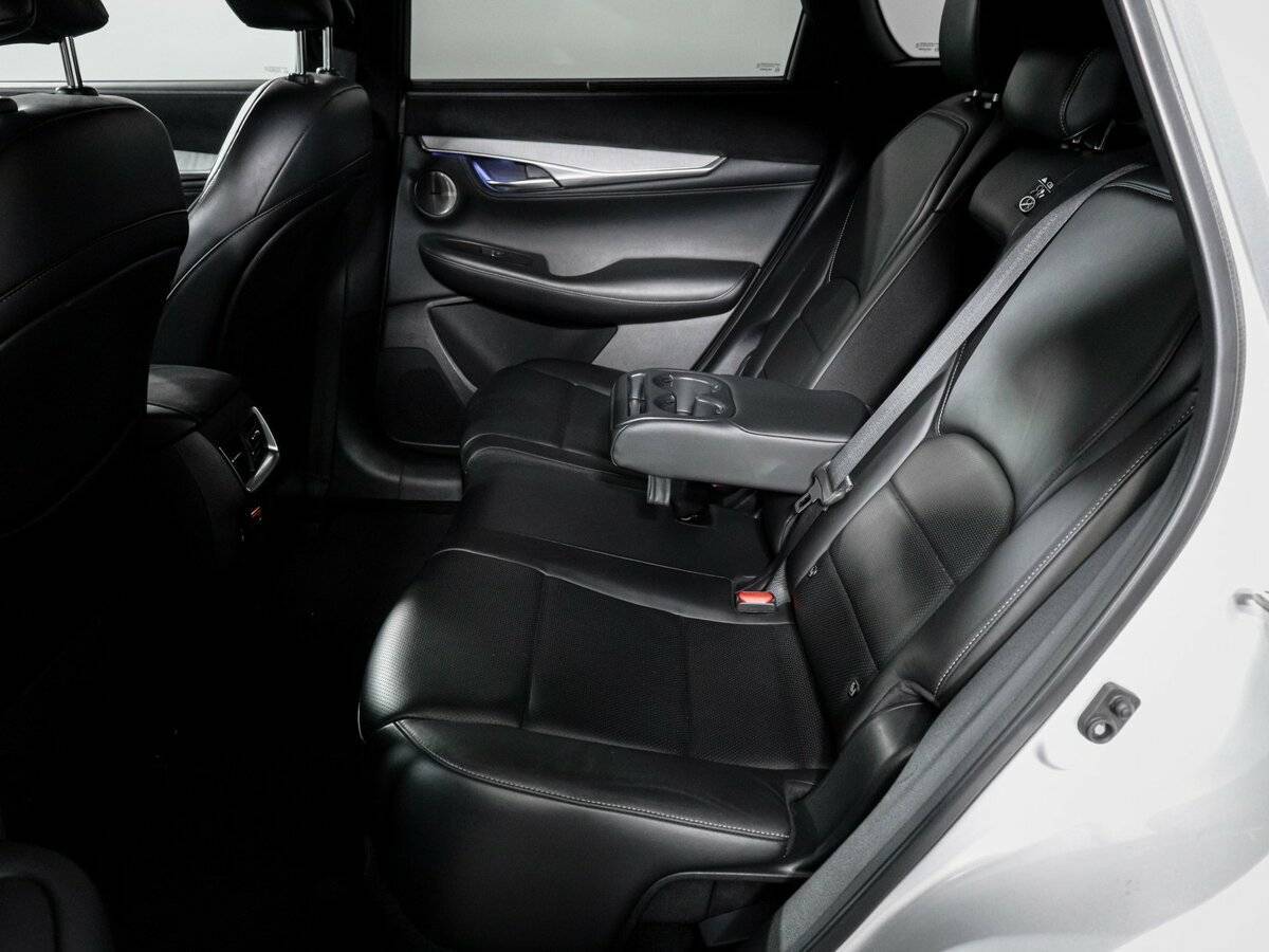 Купить Infiniti QX50 с пробегом. Фото: #9
