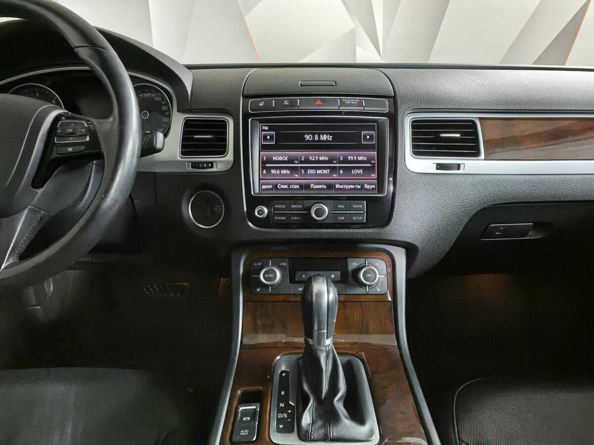 Купить Volkswagen Touareg с пробегом. Фото: #10