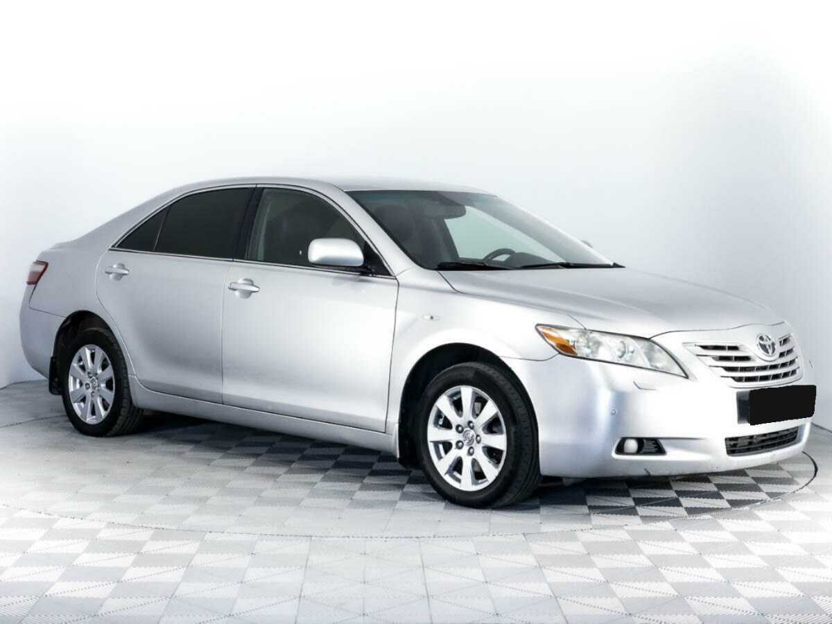 Купить Toyota Camry с пробегом. Фото: #2