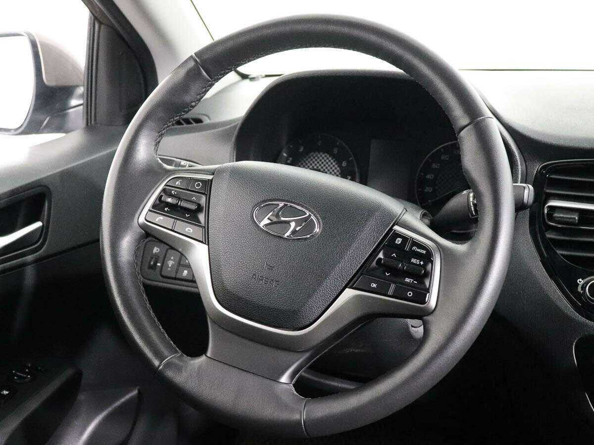 Купить Hyundai Solaris с пробегом. Фото: #11