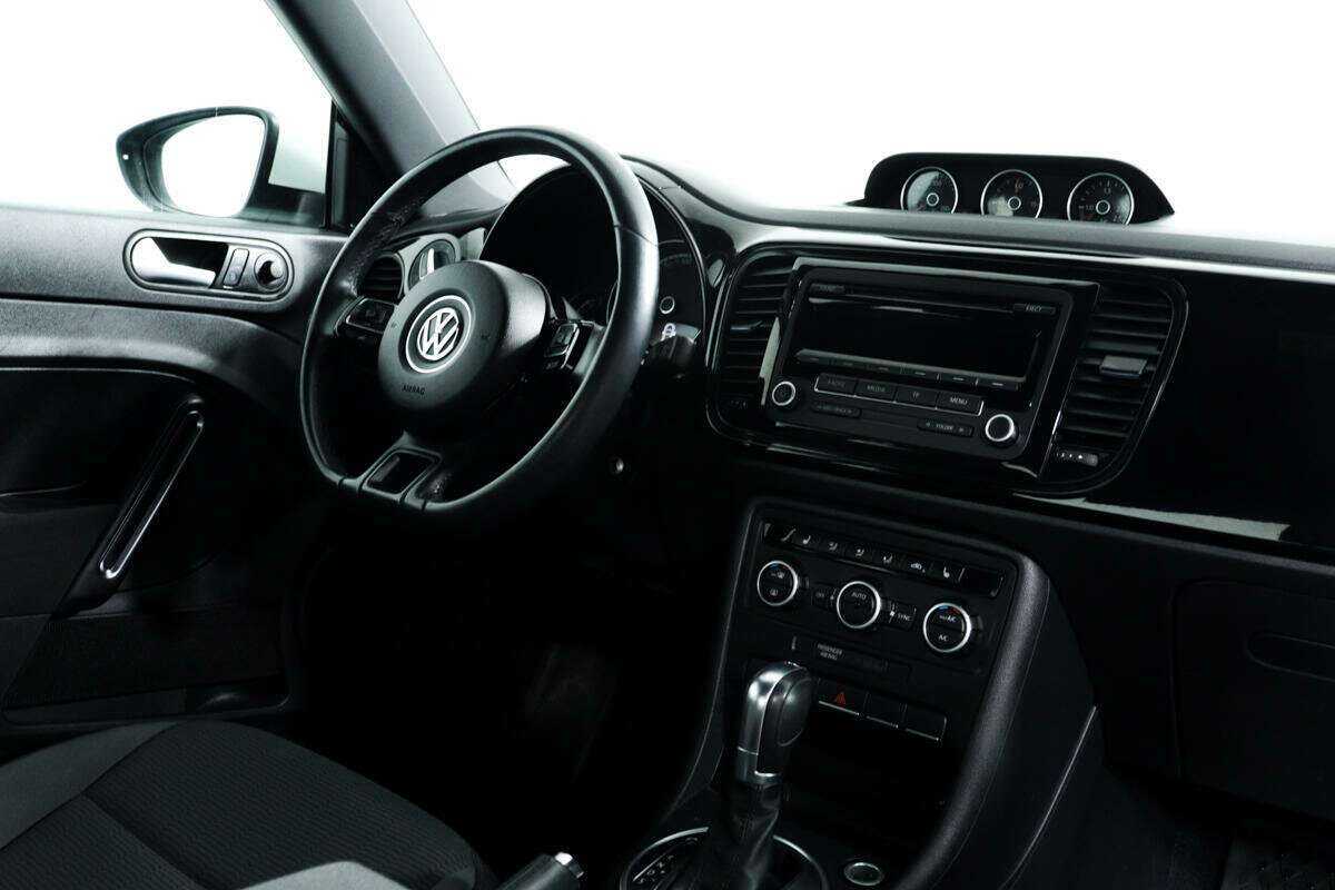 Купить Volkswagen Beetle с пробегом. Фото: #8