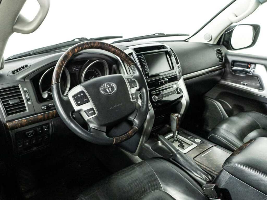Купить Toyota Land Cruiser с пробегом. Фото: #10
