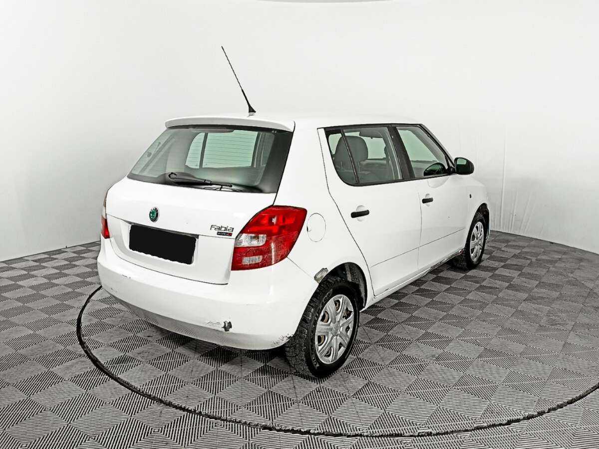 Купить Skoda Fabia с пробегом. Фото: #4