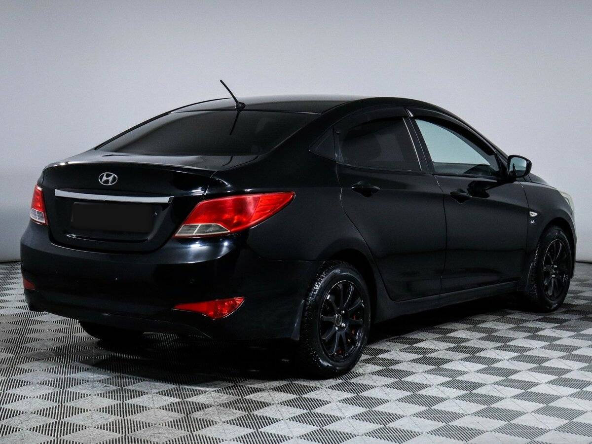 Купить Hyundai Solaris с пробегом. Фото: #3