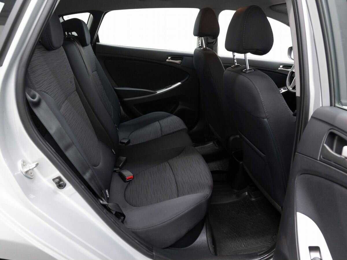 Купить Hyundai Solaris с пробегом. Фото: #10