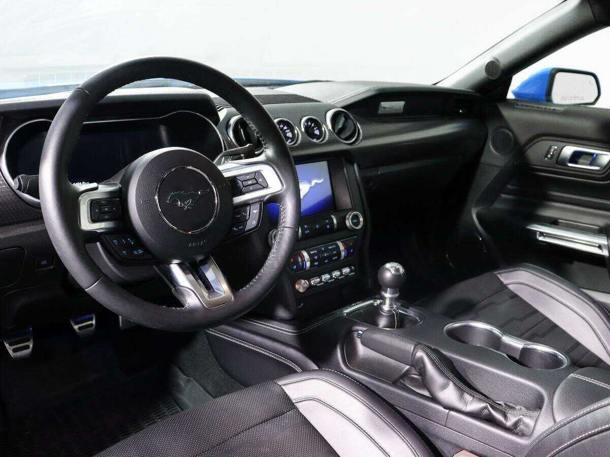 Купить Ford Mustang с пробегом. Фото: #11