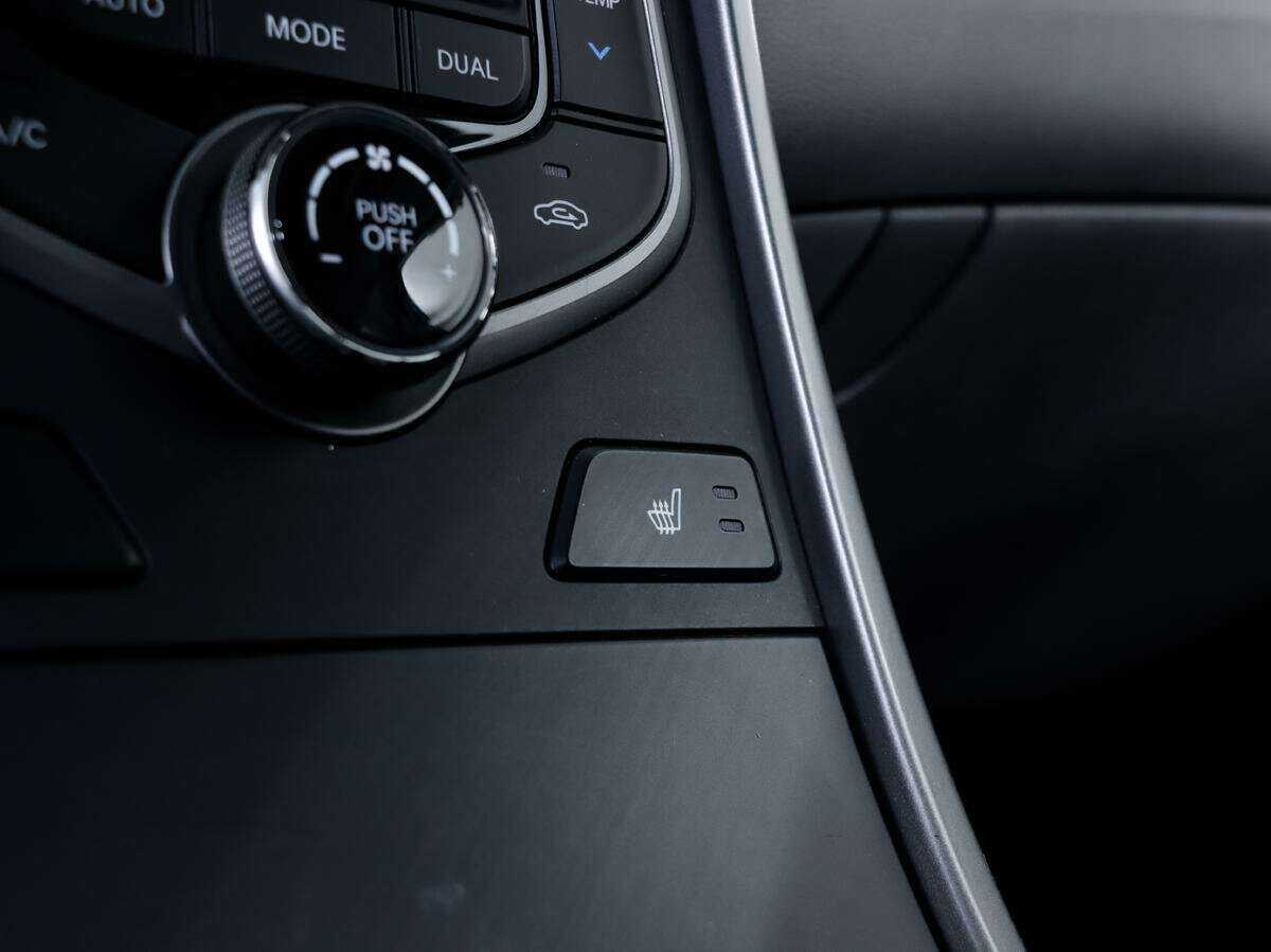 Купить Hyundai Elantra с пробегом. Фото: #12