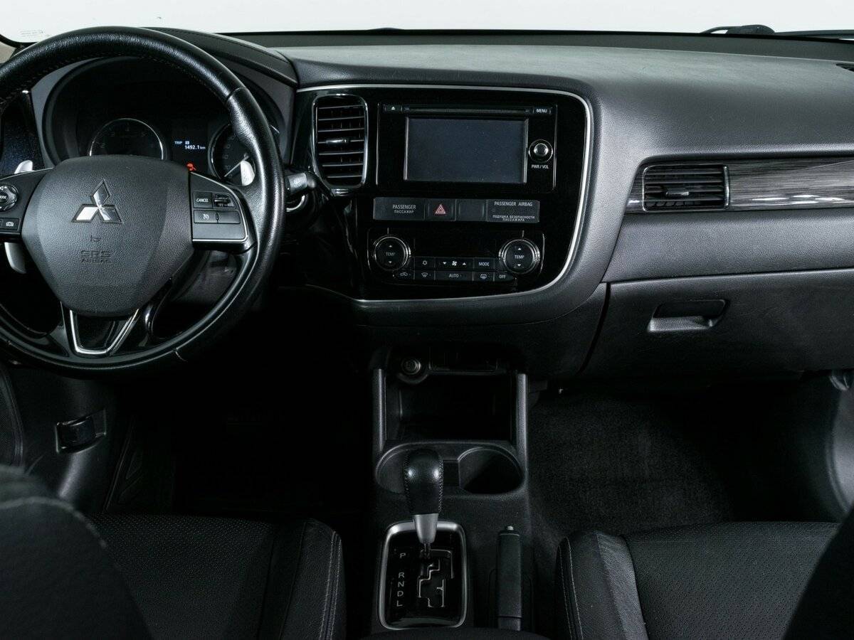 Купить Mitsubishi Outlander с пробегом. Фото: #10