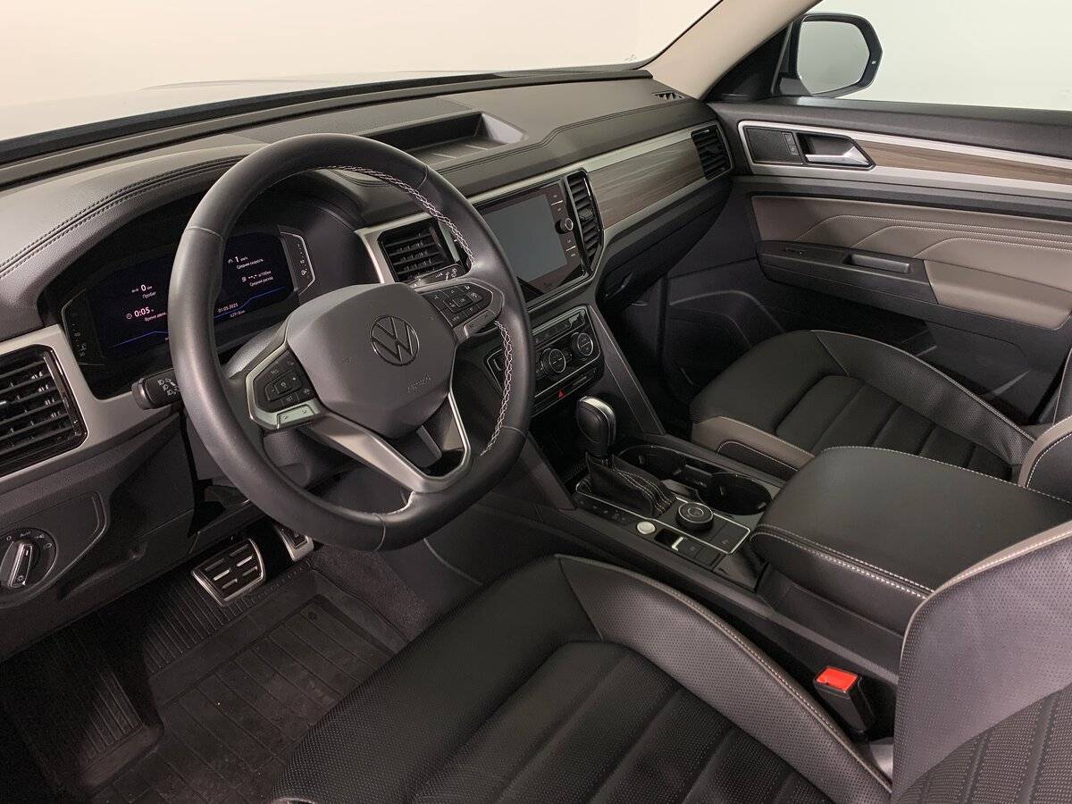Купить Volkswagen Teramont с пробегом. Фото: #11