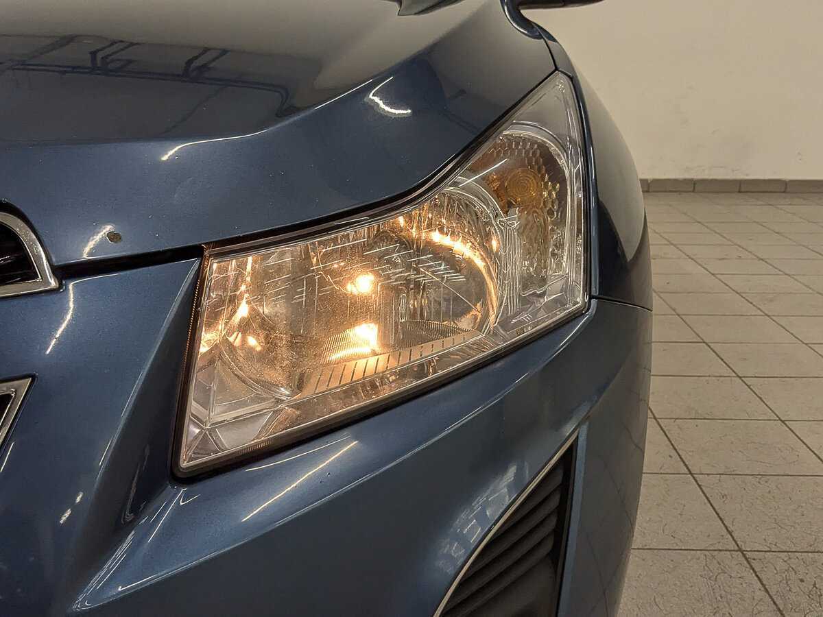 Купить Chevrolet Cruze с пробегом. Фото: #10