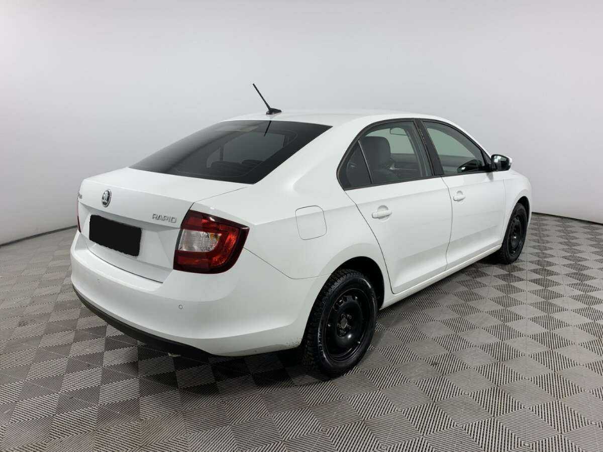 Купить Skoda Rapid с пробегом. Фото: #4