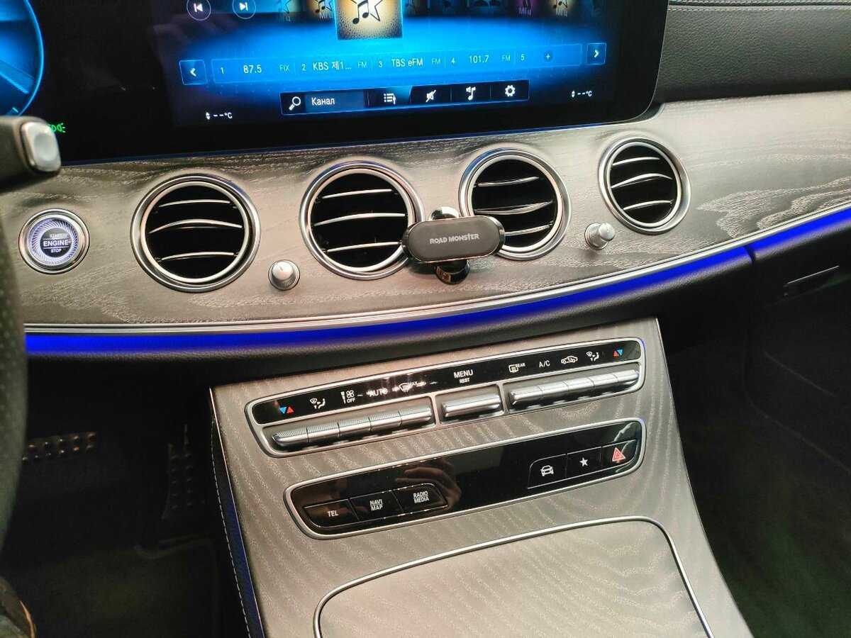 Купить Mercedes-Benz E-Класс с пробегом. Фото: #11