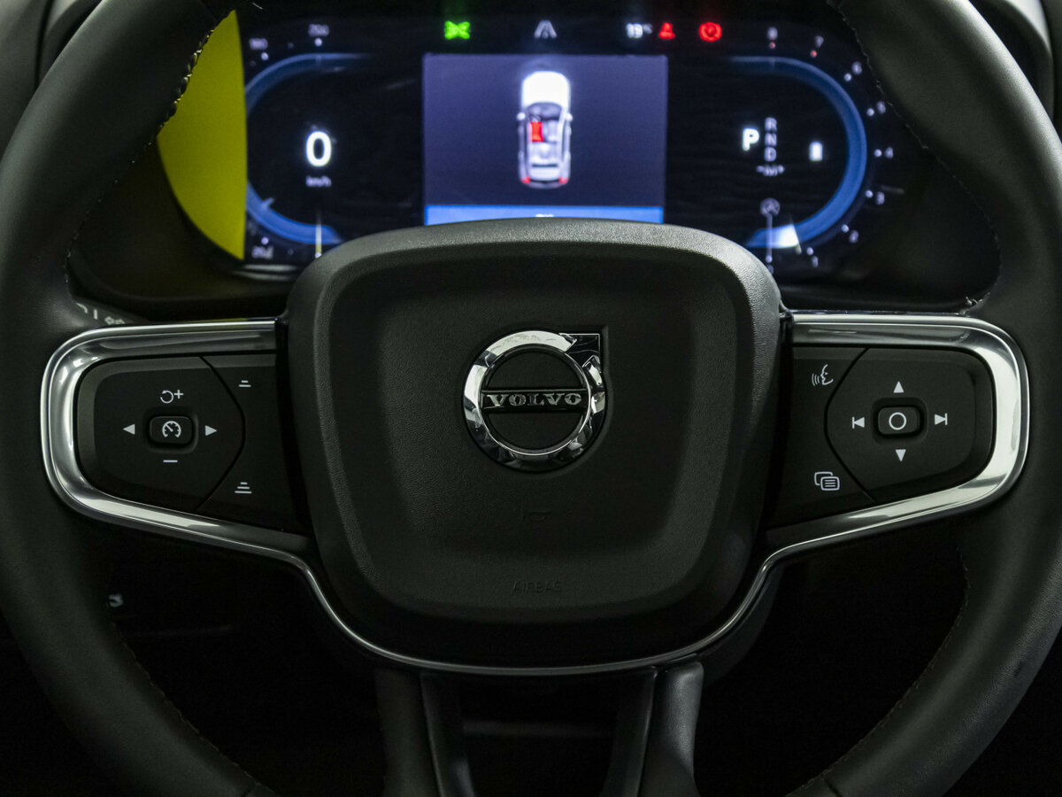 Купить Volvo XC40 с пробегом. Фото: #10