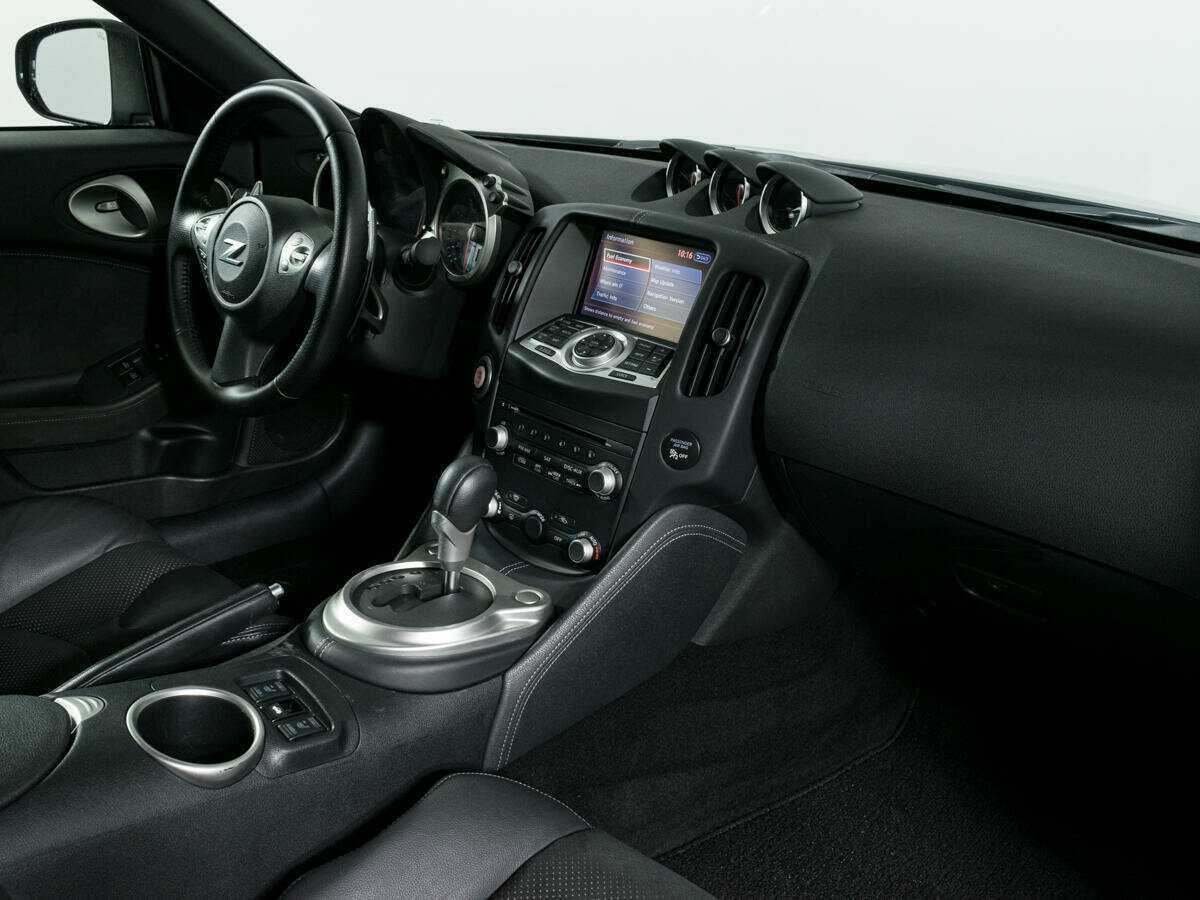 Купить Nissan 370Z с пробегом. Фото: #8