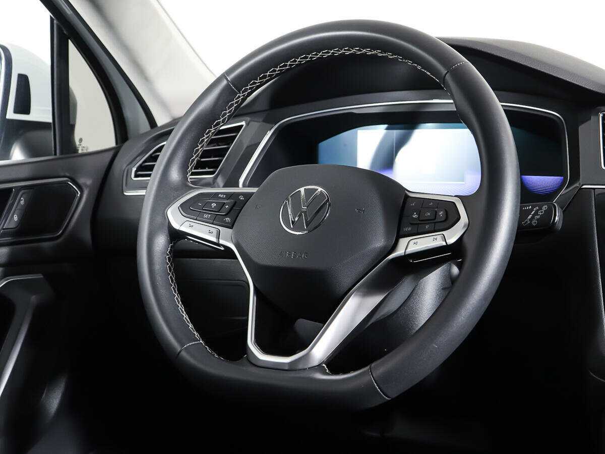Купить Volkswagen Tiguan с пробегом. Фото: #15