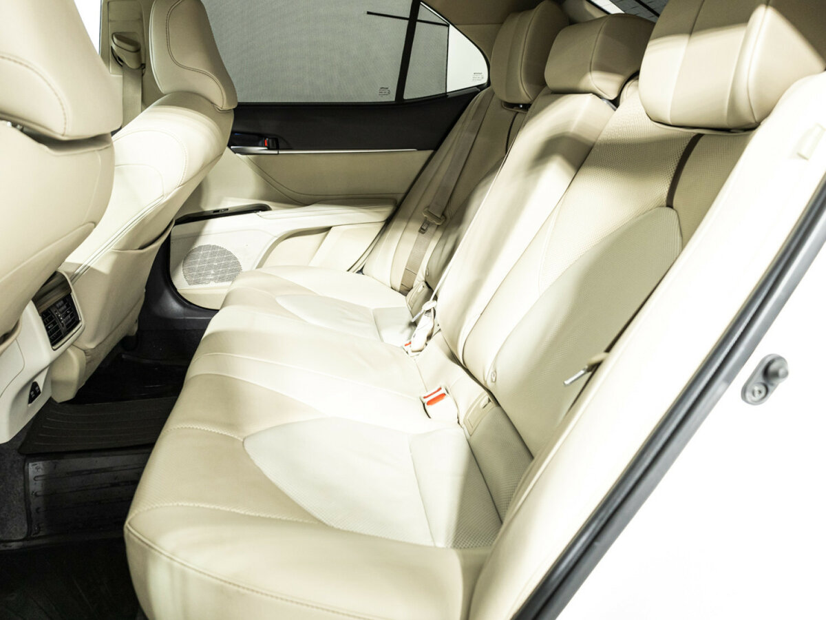 Купить Toyota Camry с пробегом. Фото: #7