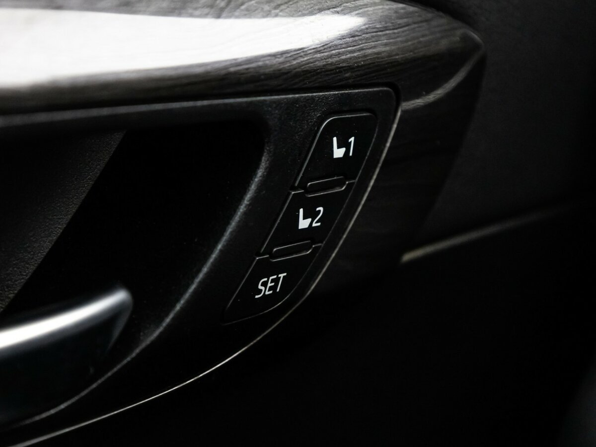 Купить Toyota Highlander с пробегом. Фото: #21