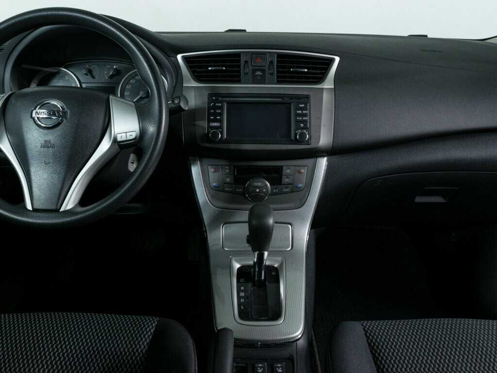 Купить Nissan Tiida с пробегом. Фото: #8