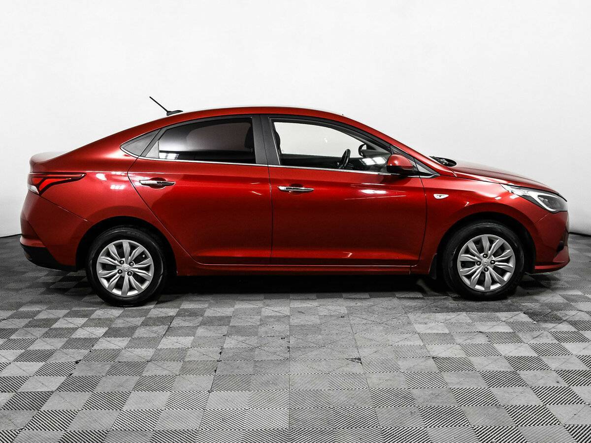 Купить Hyundai Solaris с пробегом. Фото: #3