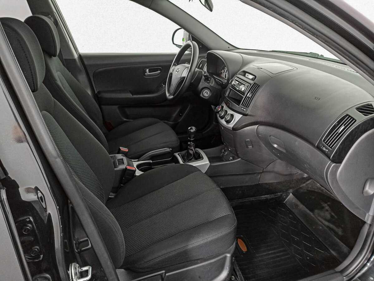 Купить Hyundai Elantra с пробегом. Фото: #10