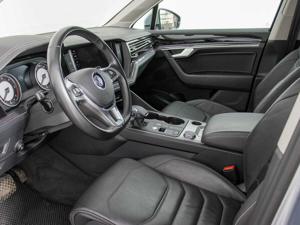 Купить Volkswagen Touareg с пробегом. Фото: #8