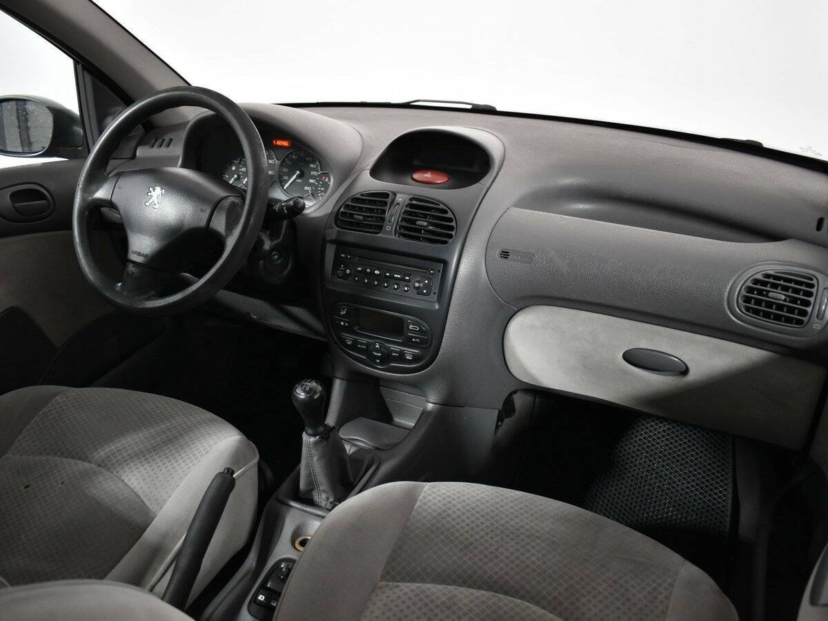 Купить Peugeot 206 с пробегом. Фото: #9