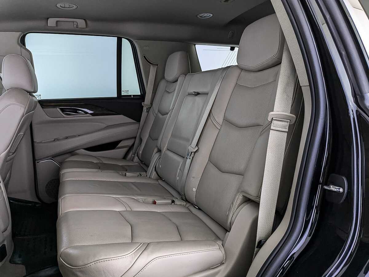 Купить Cadillac Escalade с пробегом. Фото: #17