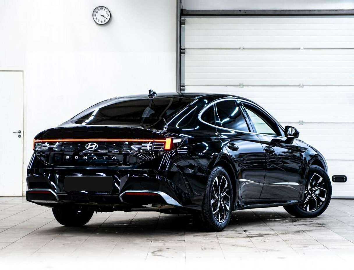 Купить Hyundai Sonata с пробегом. Фото: #2