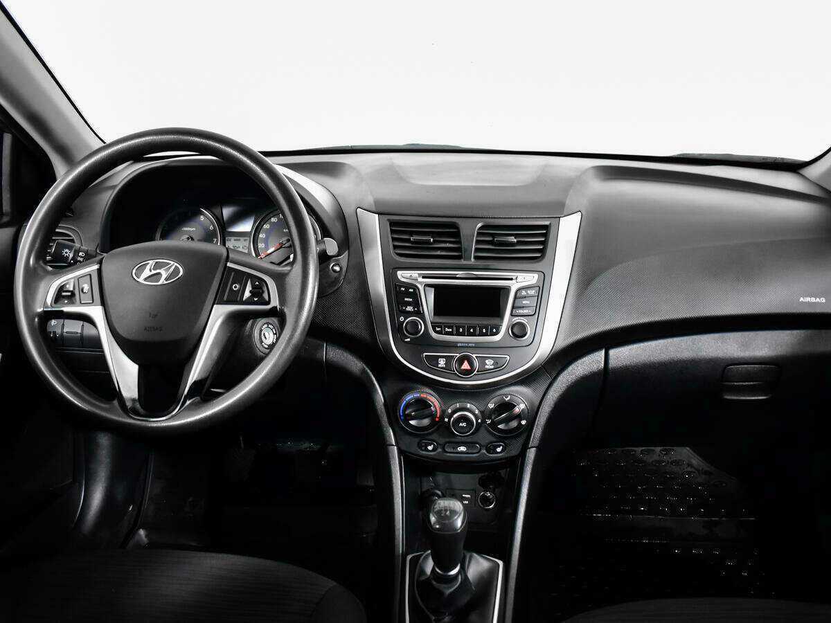 Купить Hyundai Solaris с пробегом. Фото: #11