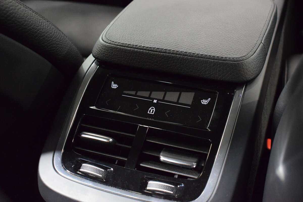 Купить Volvo S90 с пробегом. Фото: #20