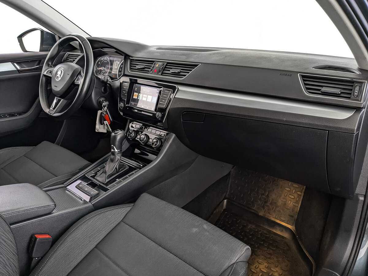 Купить Skoda Superb с пробегом. Фото: #8