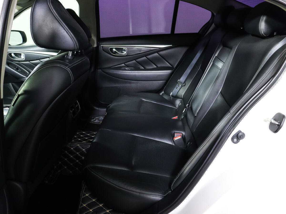 Купить Infiniti Q50 с пробегом. Фото: #9