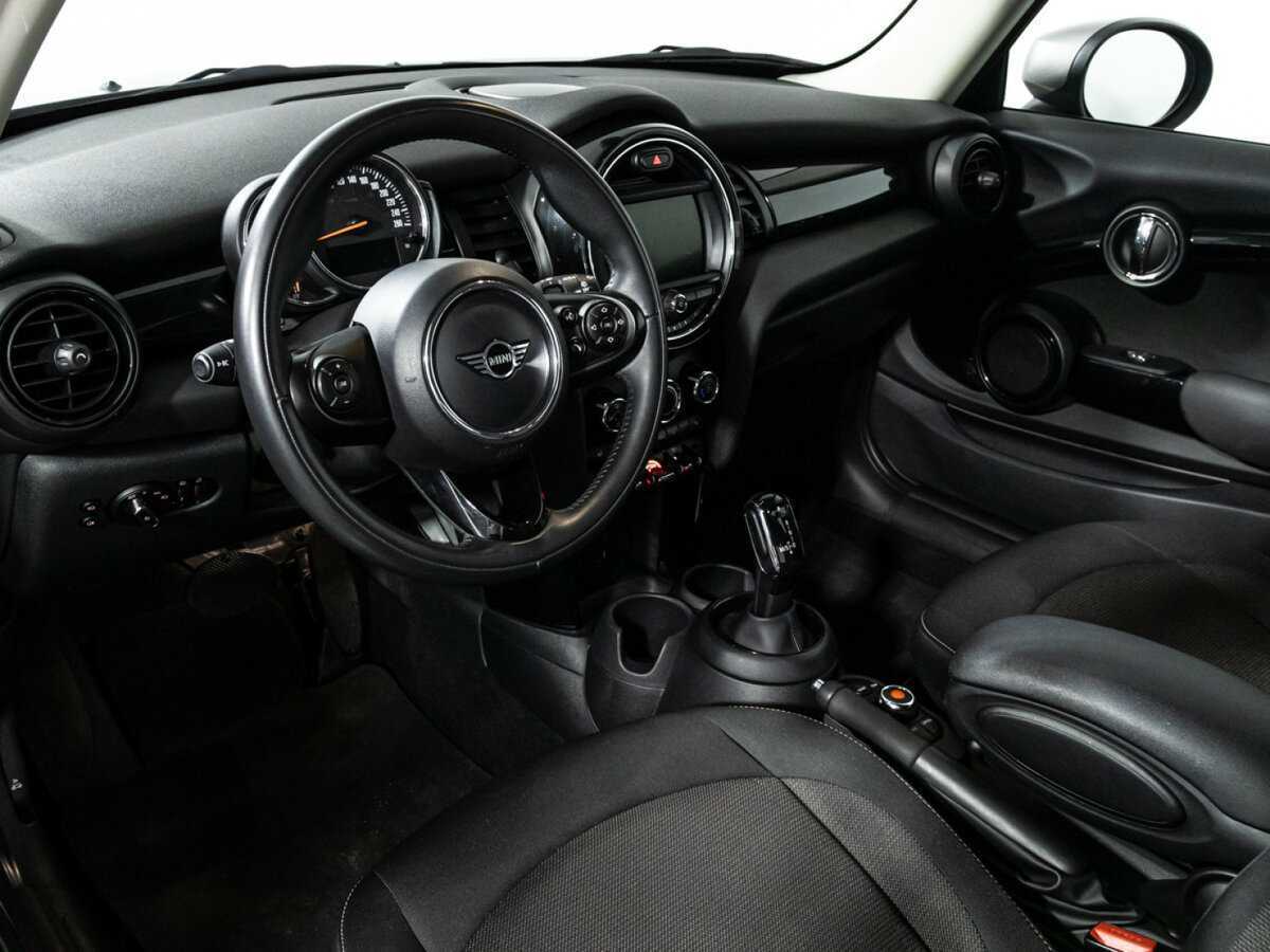 Купить Mini Hatch с пробегом. Фото: #10
