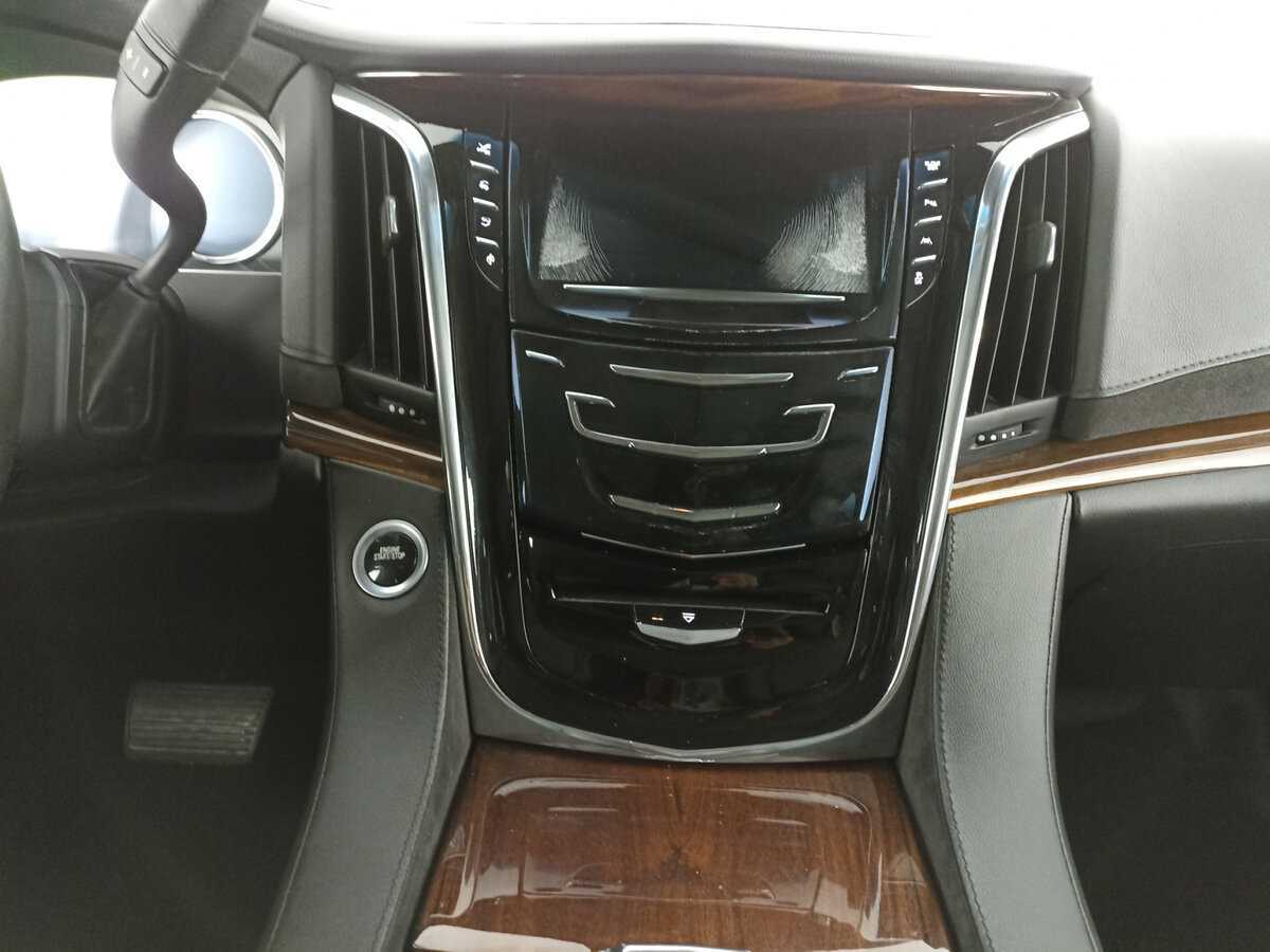 Купить Cadillac Escalade с пробегом. Фото: #12