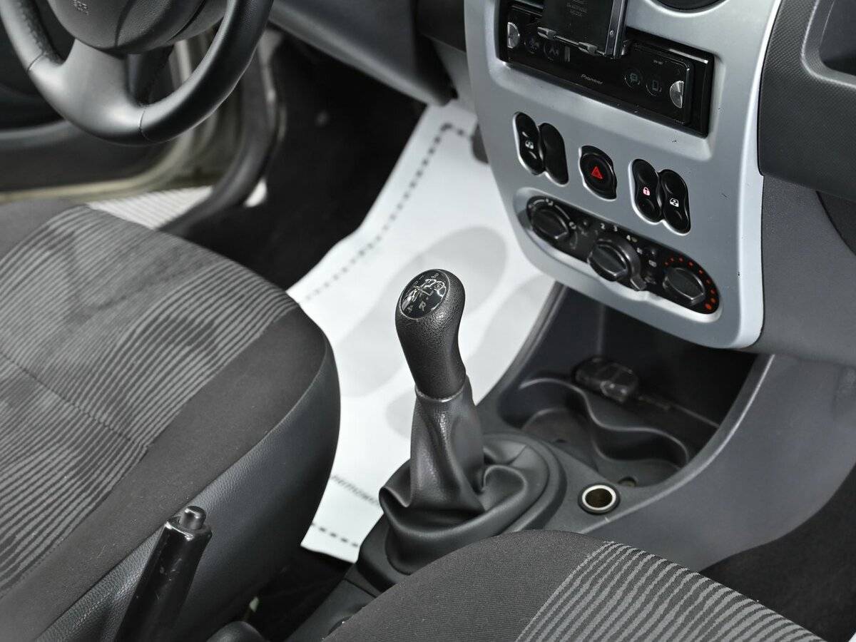 Купить Renault Logan с пробегом. Фото: #8