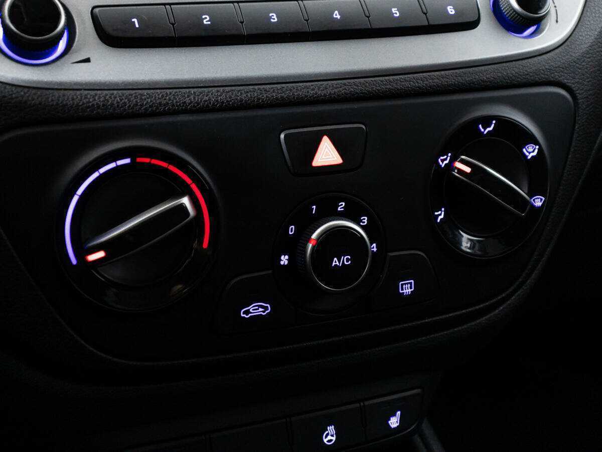 Купить Hyundai Solaris с пробегом. Фото: #14