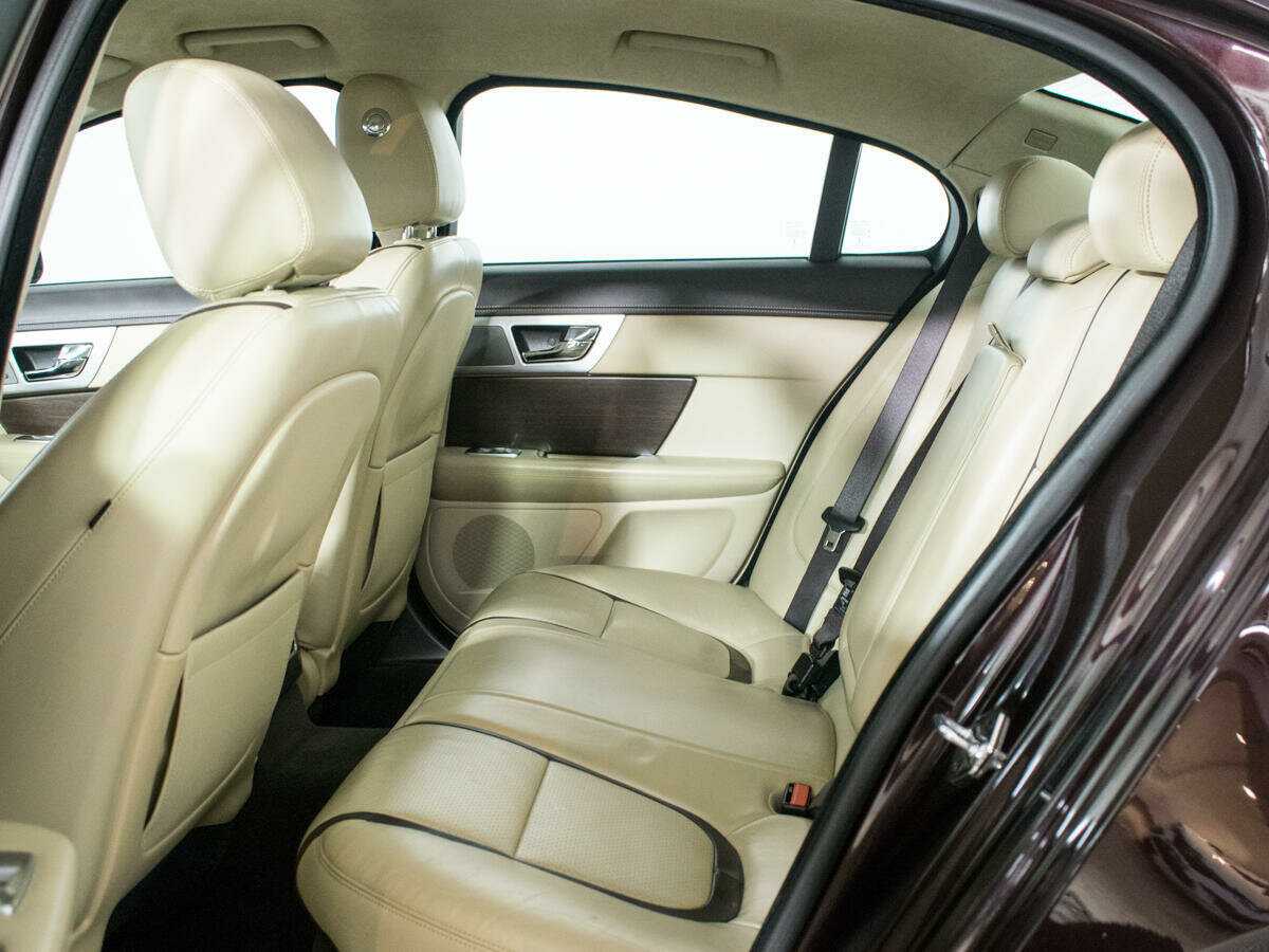 Купить Jaguar XF с пробегом. Фото: #8