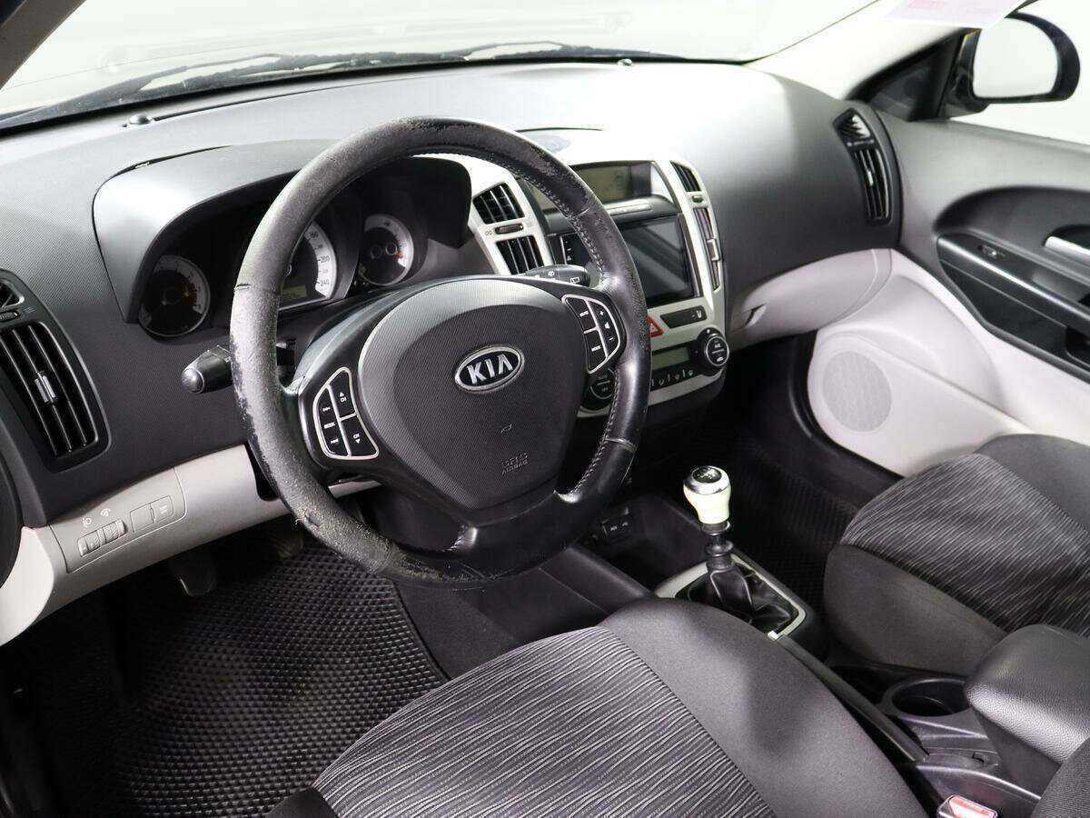 Купить Kia Ceed с пробегом. Фото: #10
