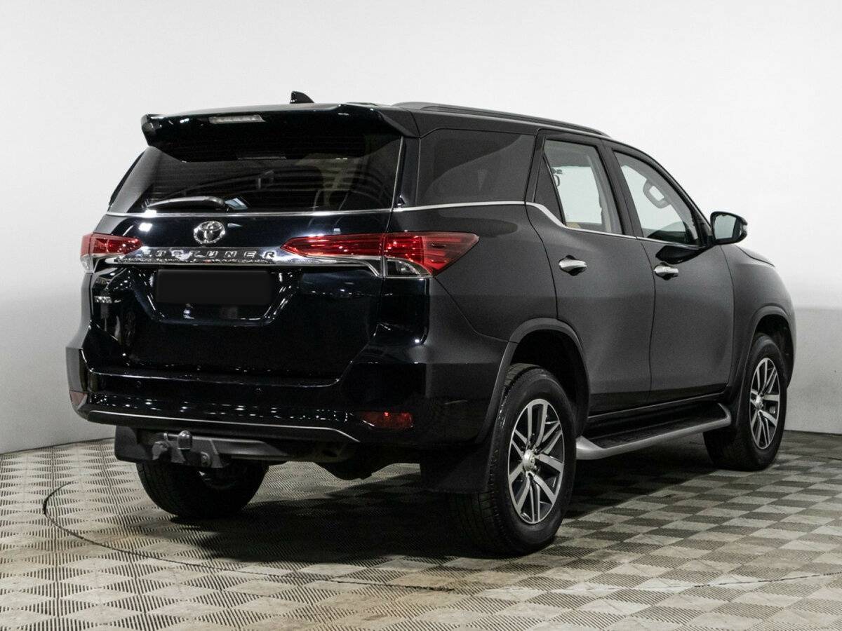 Купить Toyota Fortuner с пробегом. Фото: #3