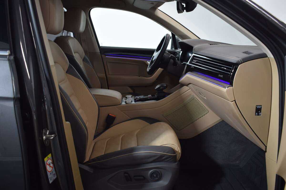 Купить Volkswagen Touareg с пробегом. Фото: #24